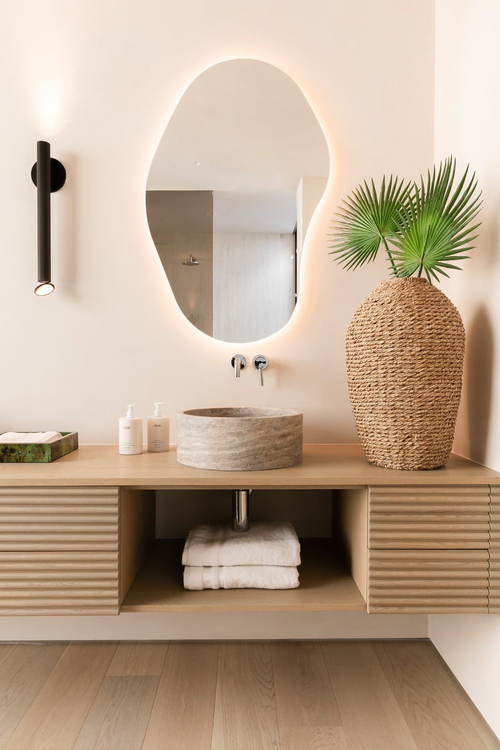 La Corte — bath