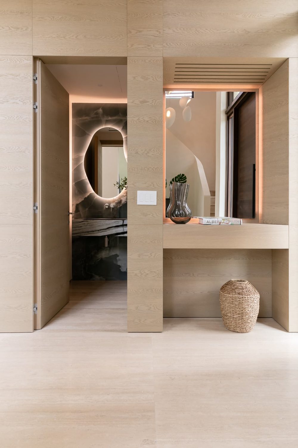 La Corte — hall