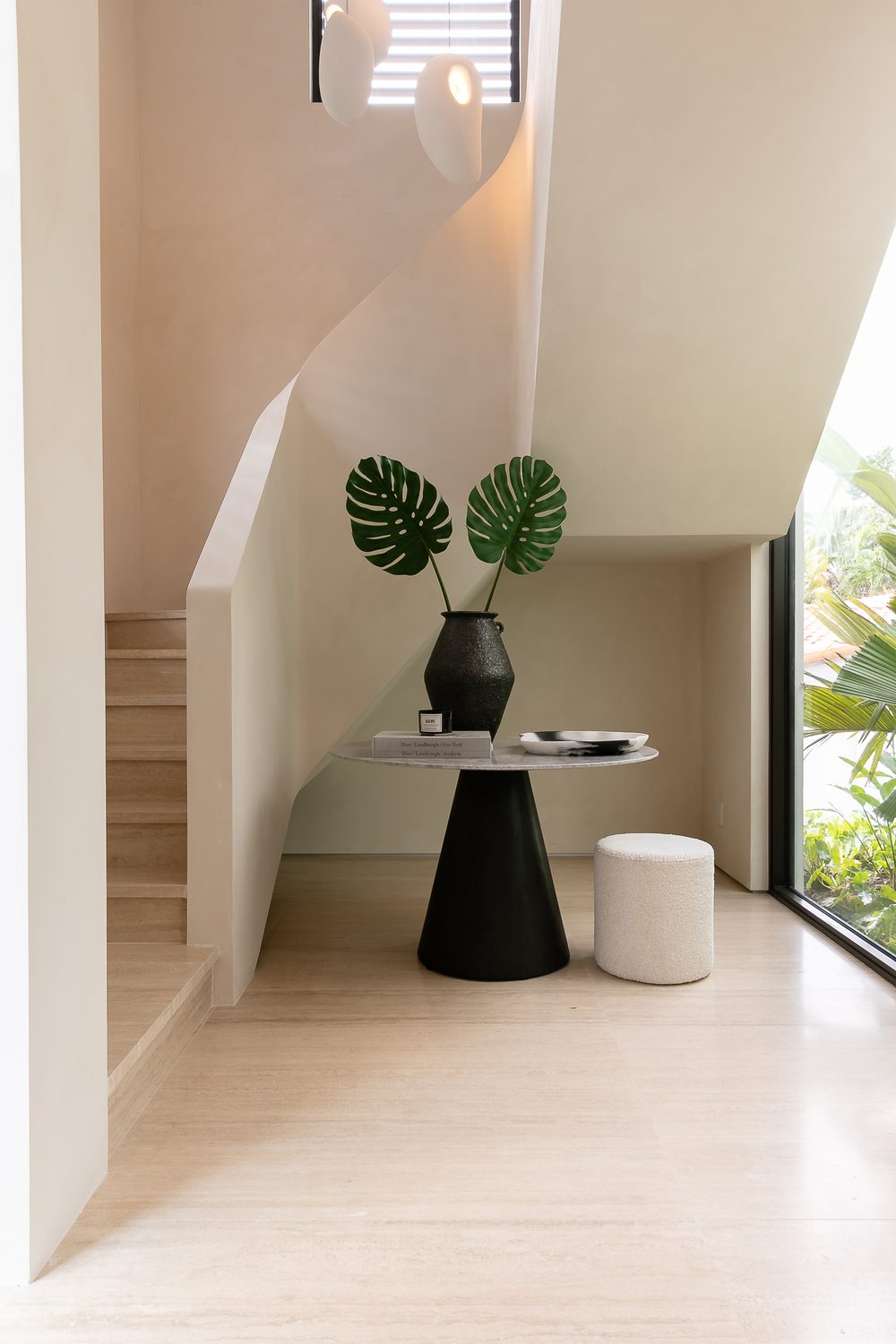 La Corte — stairs